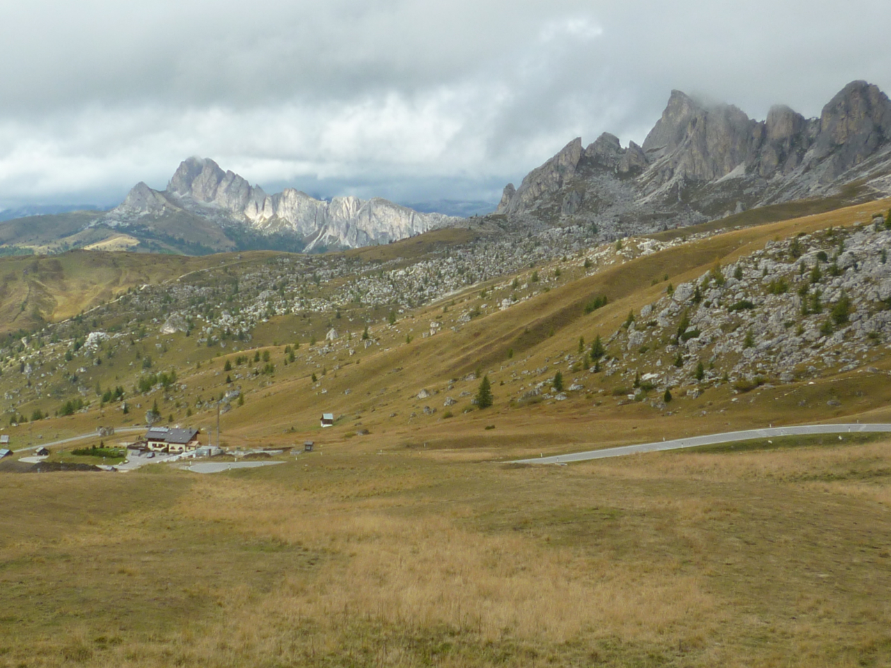 passo giau dolomites bike tours